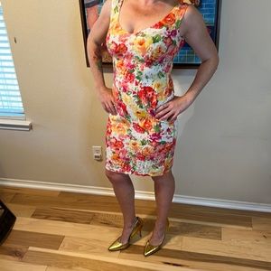 Vintage floral Summer dress with v-neck. Tailor-made , size 8.